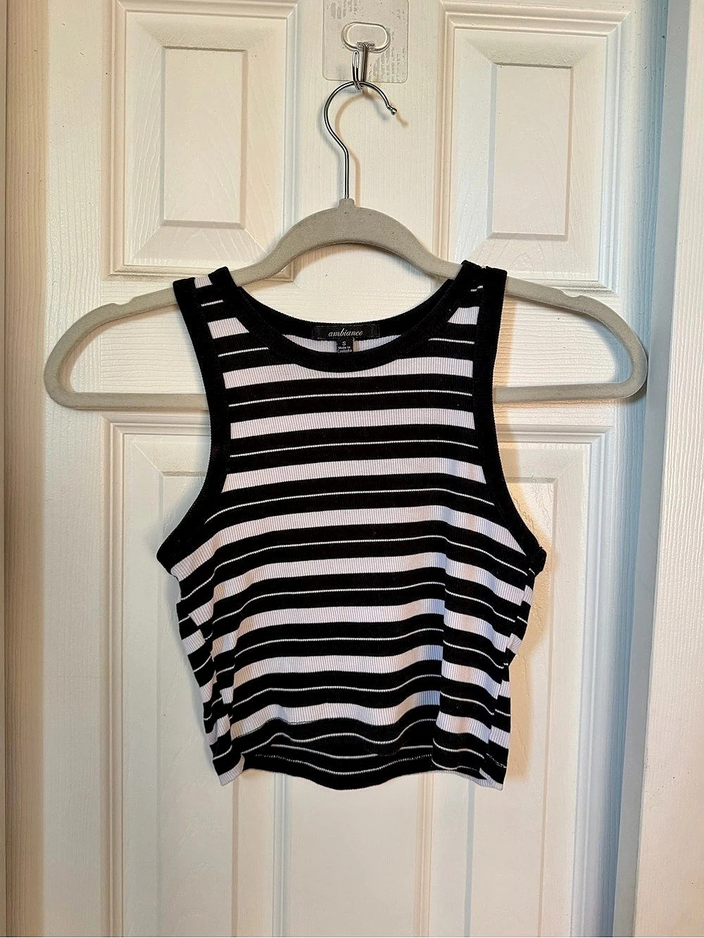 Ambiance Striped Tank Top in Black & white Size Small